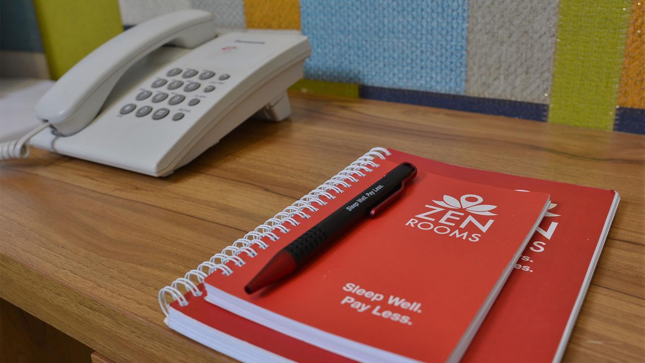 Zen Rooms Kuta Tuban Suites Exterior photo