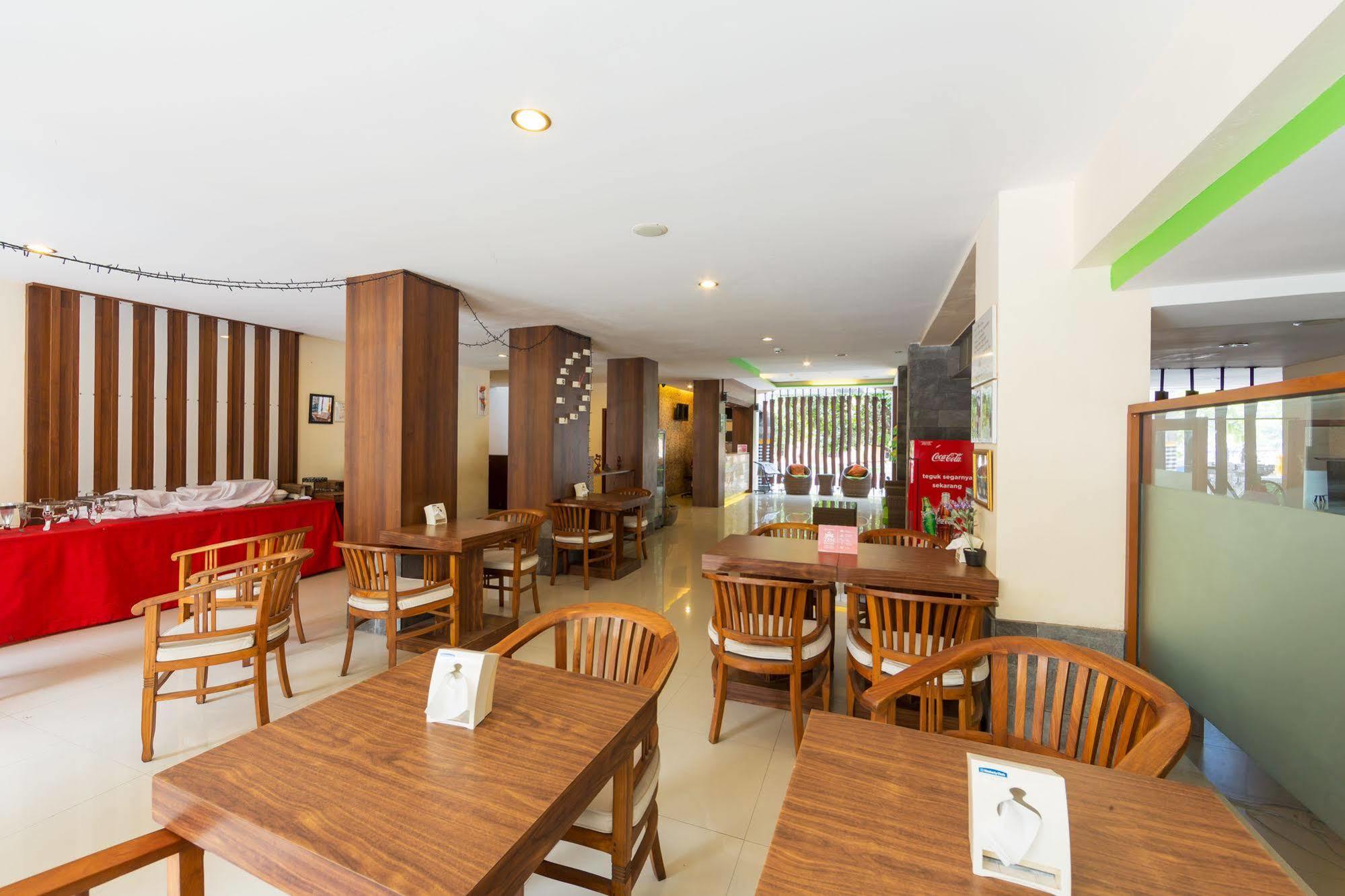 Zen Rooms Kuta Tuban Suites Exterior photo