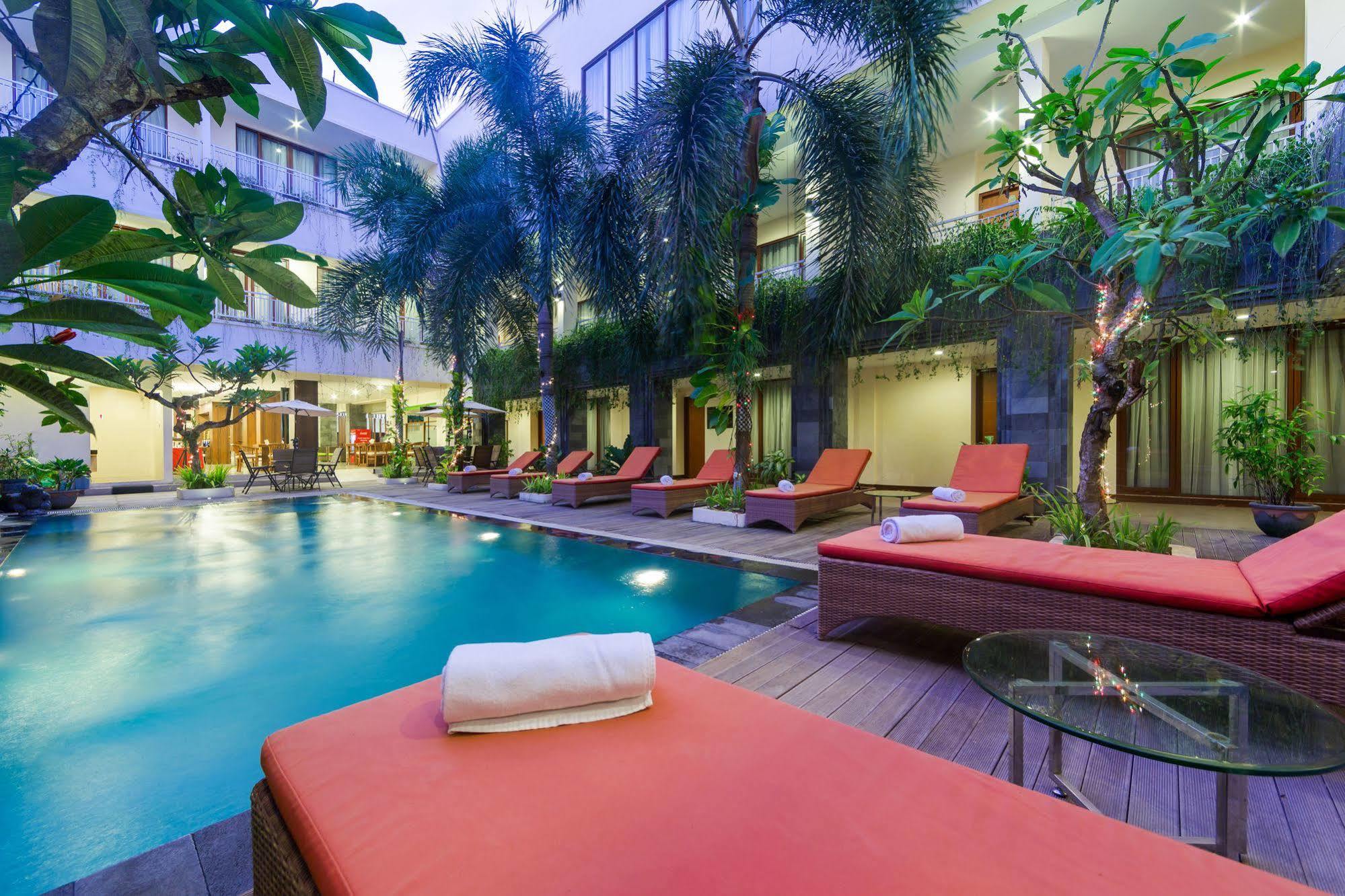 Zen Rooms Kuta Tuban Suites Exterior photo